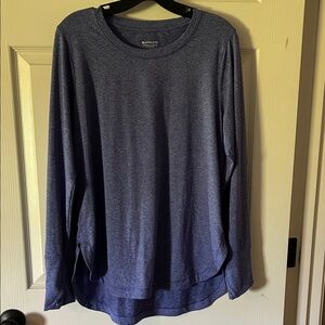 Athleta Uptempo Heathered Blue Long Sleeve Crew Tee